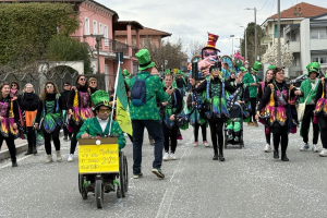 Il carnevale per la pace in giallo e blu di Leini 20250323 72