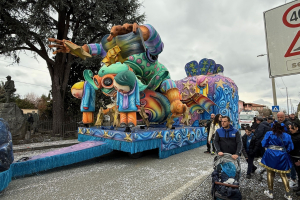 Il carnevale per la pace in giallo e blu di Leini 20250323 62