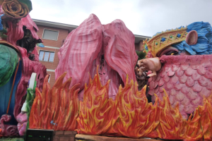 Il carnevale per la pace in giallo e blu di Leini 20250323 18