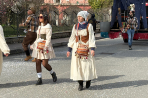 Il carnevale per la pace in giallo e blu di Leini 20250323 87