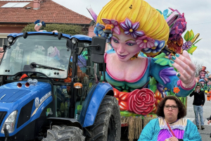 Il carnevale per la pace in giallo e blu di Leini 20250323 69