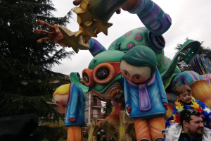 Il carnevale per la pace in giallo e blu di Leini 20250323 46