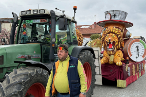Il carnevale per la pace in giallo e blu di Leini 20250323 75