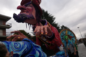 Il carnevale per la pace in giallo e blu di Leini 20250323 22