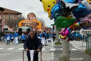 Il carnevale per la pace in giallo e blu di Leini 20250323 76