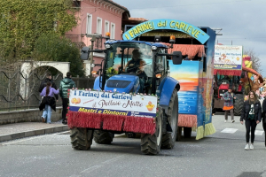 Il carnevale per la pace in giallo e blu di Leini 20250323 91
